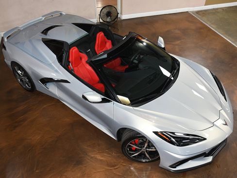 Used 2022 Chevrolet Corvette Stingray Convertible w/ Z51 Performance Package RWD image 73