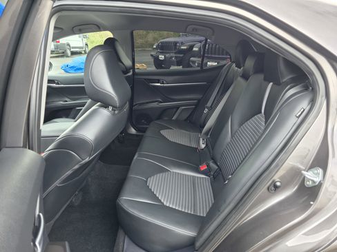 Used 2024 Toyota Camry SE image 18