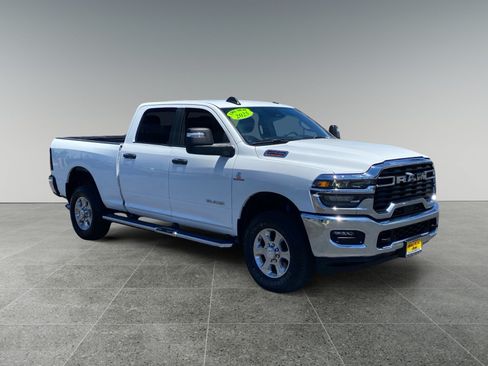 Used 2025 RAM 2500 Big Horn AWD/4WD image 7