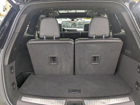 Used 2023 Cadillac XT6 Sport w/ Platinum Package image 13