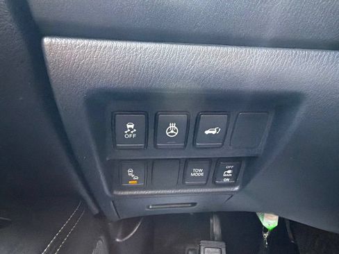 Used 2020 Nissan Pathfinder SL AWD/4WD image 22