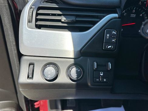 Used 2019 GMC Yukon SLT w/ Open Road Package AWD/4WD image 19
