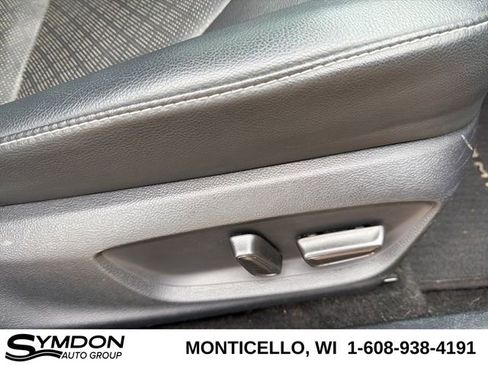 Used 2020 Toyota Camry XSE image 24