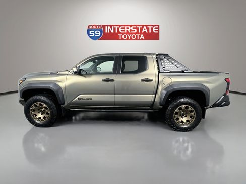 Used 2024 Toyota Tacoma 4x4 Double Cab Hybrid image 4