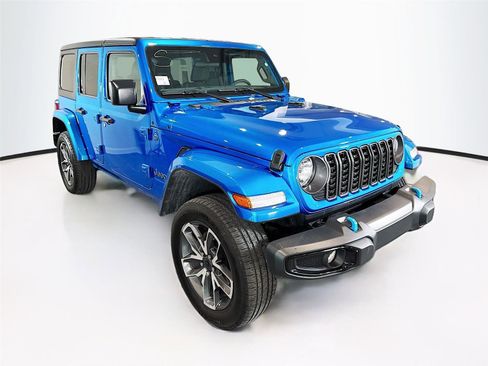 Used 2024 Jeep Wrangler Sport S image 7