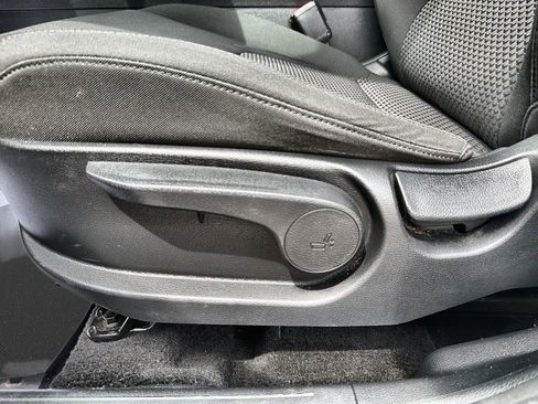 Used 2023 Kia Sportage LX AWD/4WD image 16