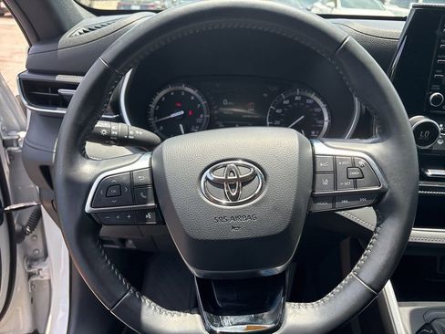 Used 2021 Toyota Highlander XSE FWD image 14