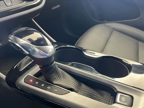 Used 2025 Buick Envista Sport Touring image 17