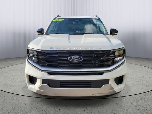 Used 2026 Ford Expedition Max Platinum w/ Platinum Ultimate Package AWD/4WD image 10