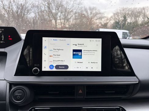 Used 2025 Toyota Prius LE image 21