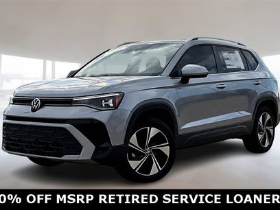 Certified 2025 Volkswagen Taos SE w/ Panoramic Sunroof Package