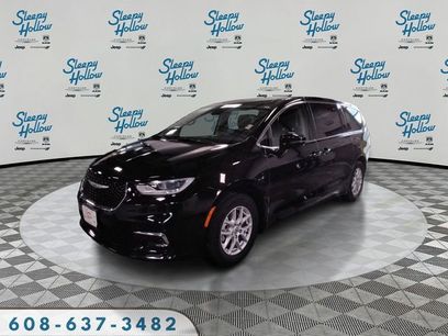 Used 2024 Chrysler Pacifica Touring-L
