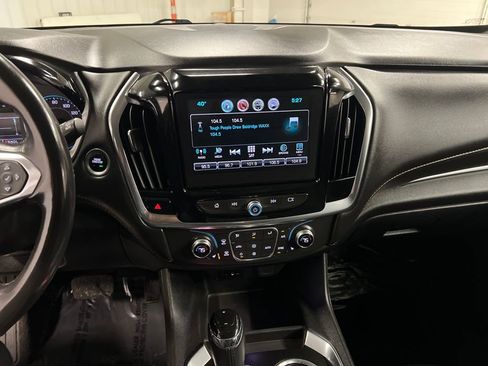 Used 2019 Chevrolet Traverse LT image 19