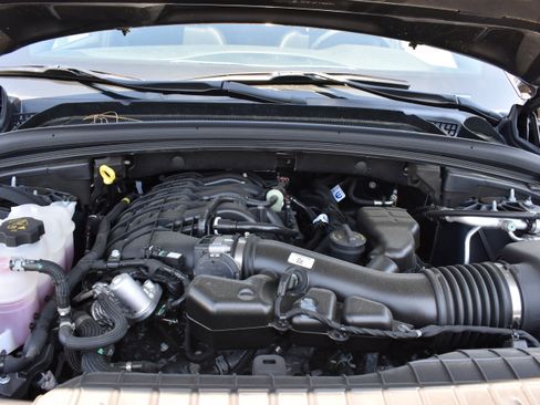 New 2025 Jeep Grand Cherokee Limited w/ Luxury Tech Group II RWD image 35