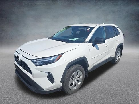 Used 2023 Toyota RAV4 LE AWD/4WD image 3