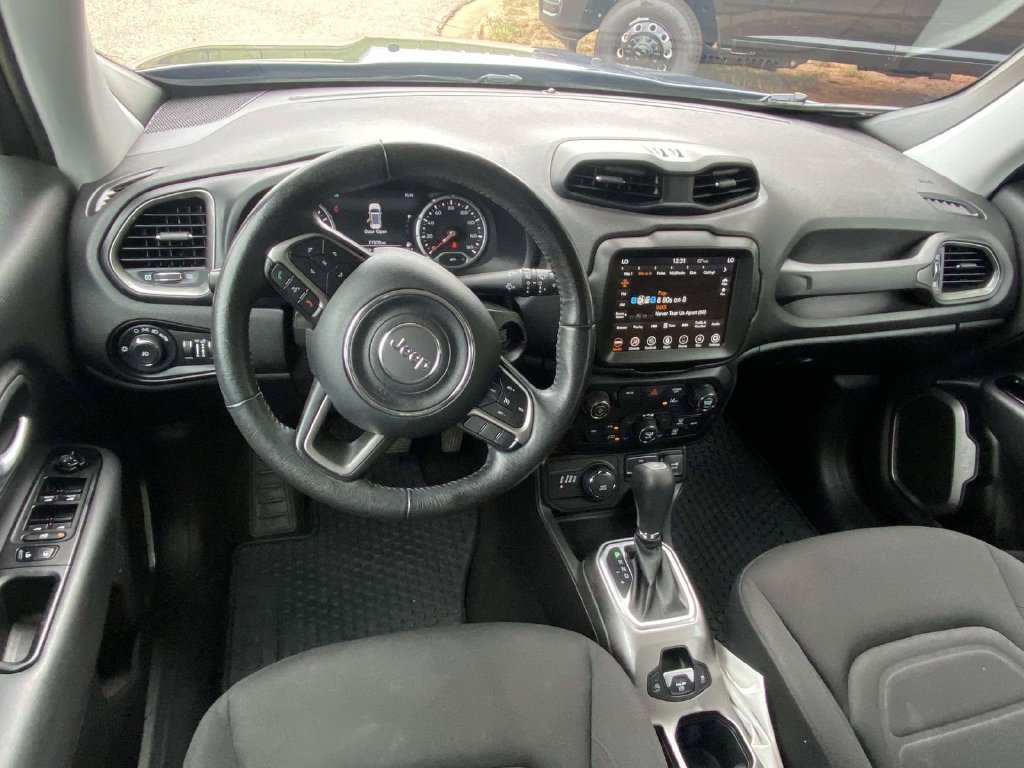 Certified 2022 Jeep Renegade Latitude w/ Convenience Group AWD/4WD image 15