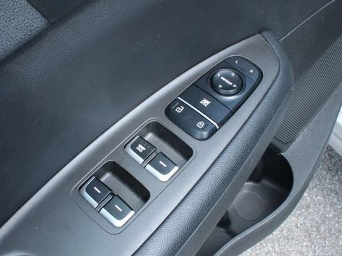 Used 2018 Kia Optima LX FWD image 11
