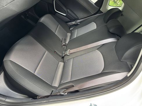 Used 2025 Kia Soul LX w/ LX Technology Package FWD image 35