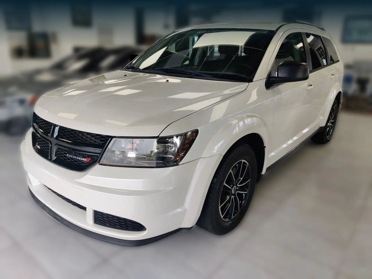 Used 2018 Dodge Journey SE w/ Blacktop Package FWD image 1
