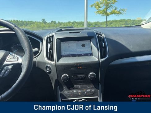 Used 2020 Ford Edge SEL w/ Cold Weather Package AWD/4WD image 3