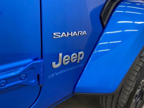 Used 2024 Jeep Wrangler Unlimited Sahara AWD/4WD image 10