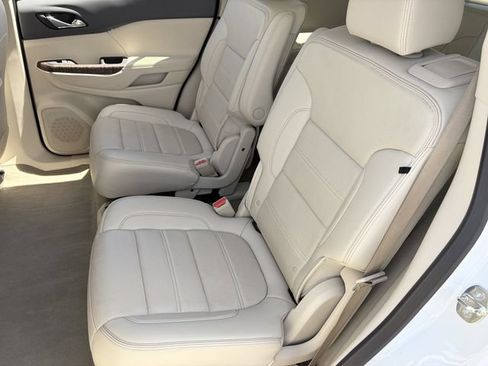 Used 2023 GMC Acadia Denali w/ Denali Ultimate Package AWD/4WD image 18