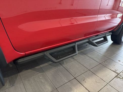 Used 2025 Nissan Frontier Pro-X RWD image 9