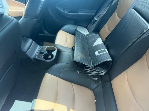 Used 2017 Chevrolet Volt Premier w/ Driver Confidence II Package FWD image 7