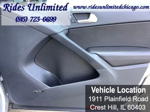 Used 2017 Volkswagen Tiguan SEL FWD image 30