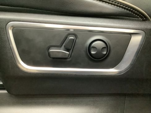 Used 2024 RAM 1500 Laramie image 14