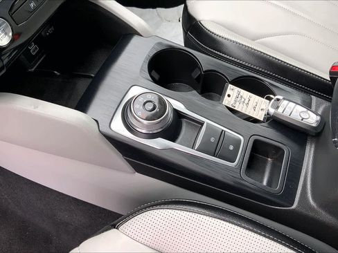 Certified 2025 Ford Escape SE w/ PHEV Premium Package image 16