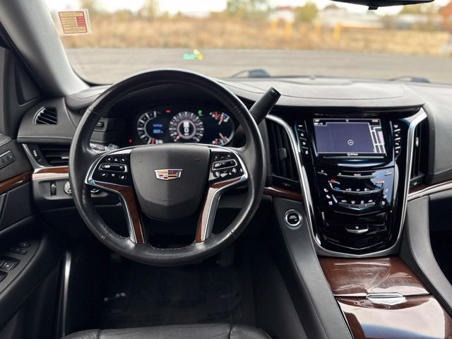 Used 2019 Cadillac Escalade Luxury AWD/4WD image 21