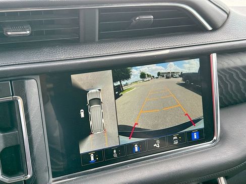 Used 2022 GMC Yukon Denali w/ Denali Ultimate Package image 18