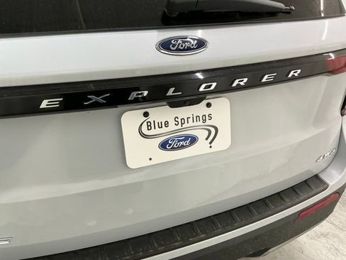 New 2026 Ford Explorer Active w/ Active Comfort Package AWD/4WD image 5