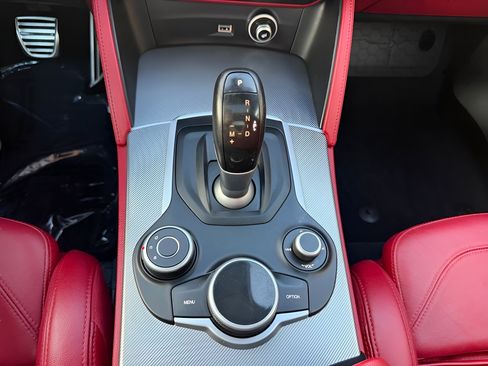 Used 2019 Alfa Romeo Stelvio Ti Sport w/ Quick Order Package 22S Sport AWD/4WD image 20
