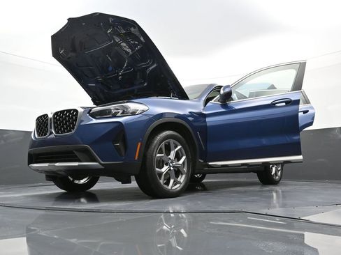 Used 2025 BMW X4 xDrive30i w/ Premium Package image 39