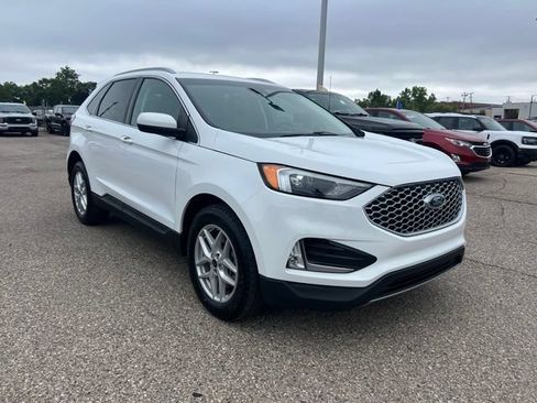 Certified 2024 Ford Edge SEL w/ Convenience Package AWD/4WD image 3