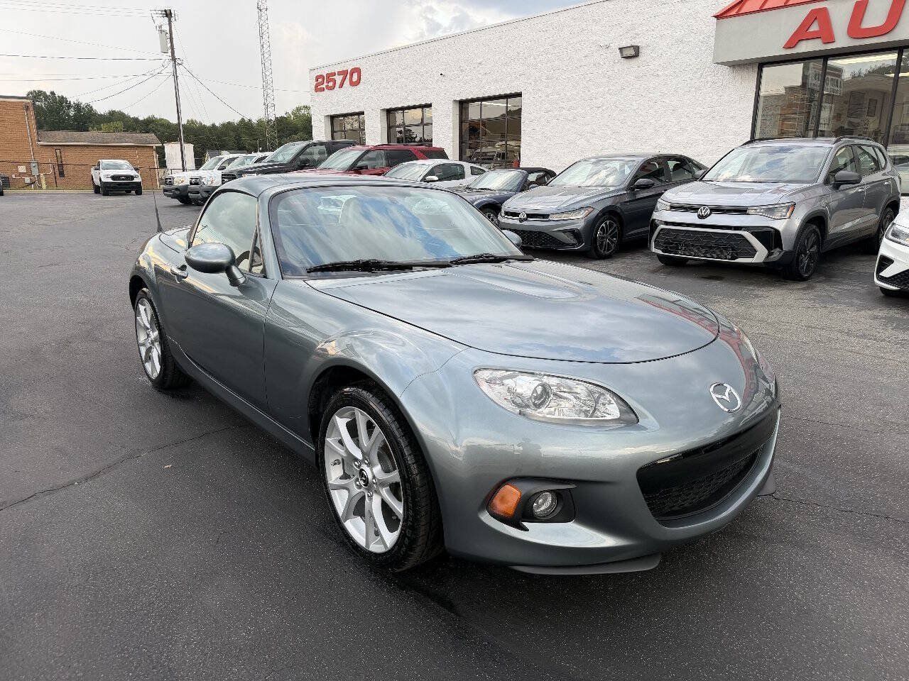 Used 2013 MAZDA MX-5 Miata Grand Touring RWD image 3