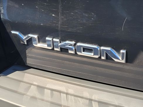 Used 2020 GMC Yukon SLT w/ Premium Edition image 29