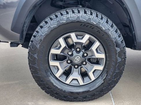 Used 2023 Toyota Tacoma TRD Off-Road image 8