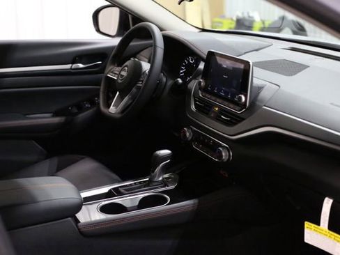 New 2025 Nissan Altima 2.5 SR image 21