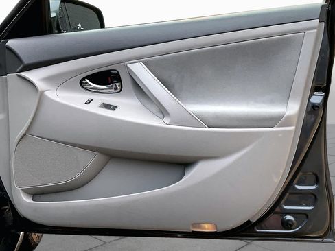 Used 2010 Toyota Camry FWD image 21
