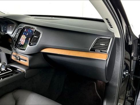 Used 2024 Volvo XC90 B5 Plus image 16