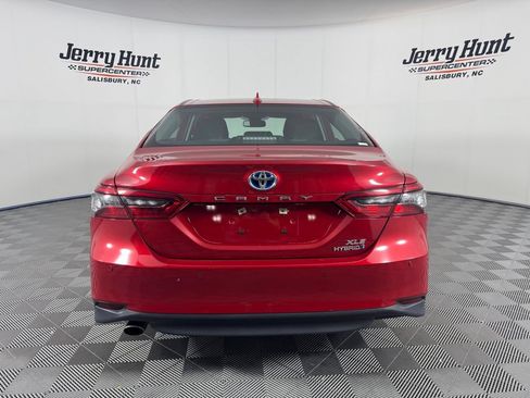 Used 2024 Toyota Camry XLE w/ Navigation Package FWD image 8