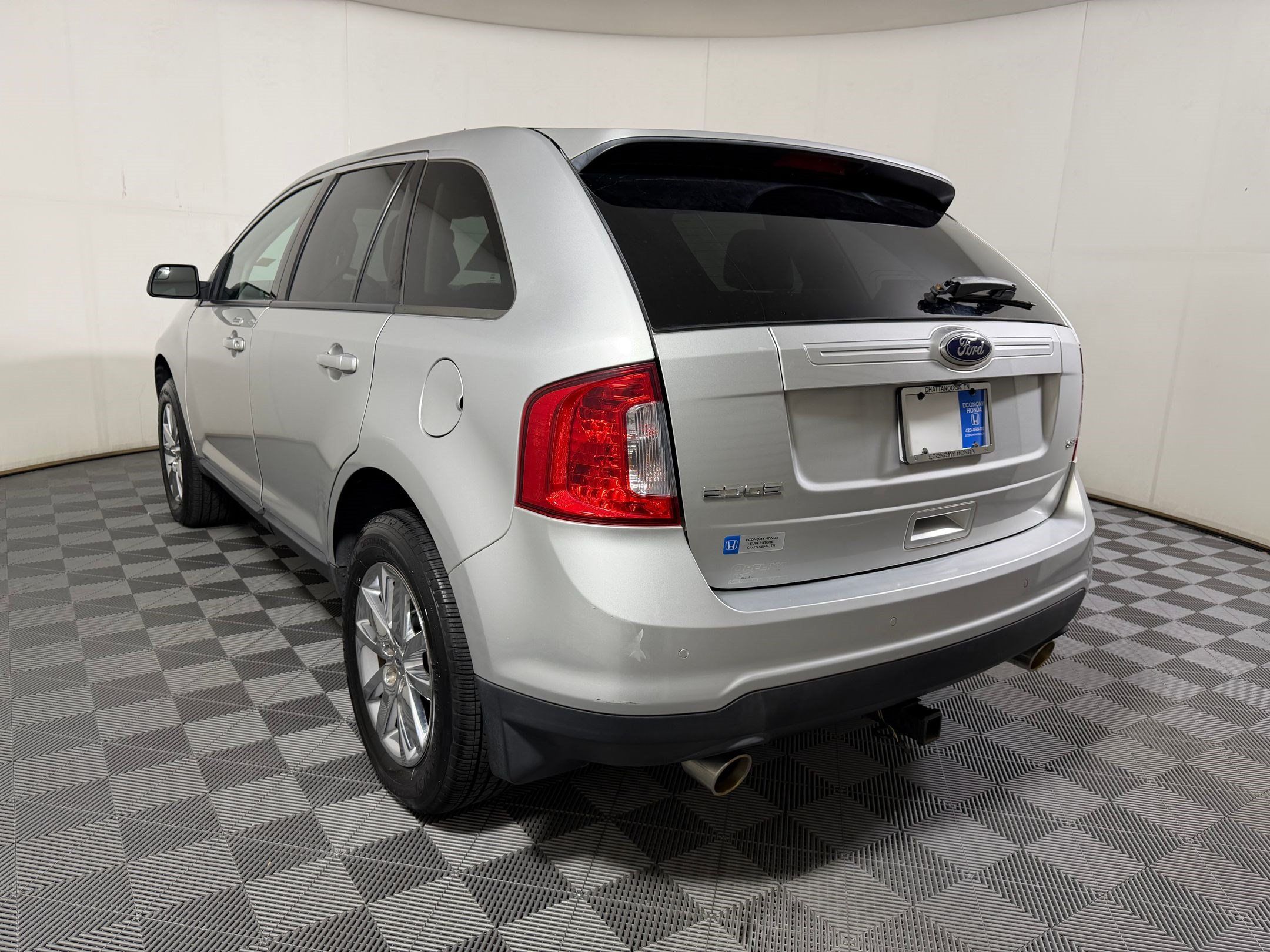 Used 2013 Ford Edge SEL FWD image 2