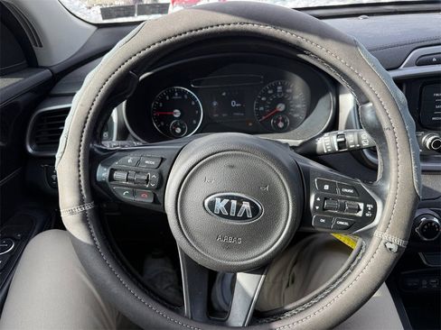 Used 2016 Kia Sorento LX w/ LX Convenience Package image 15