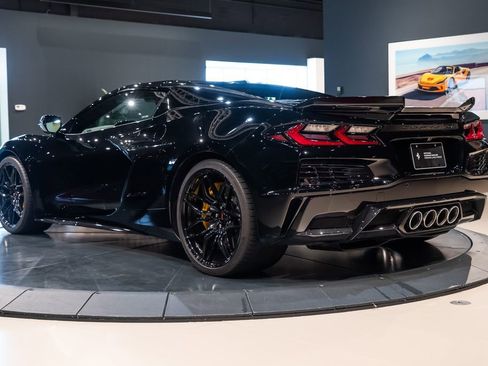 Used 2025 Chevrolet Corvette Z06 w/ Stealth Interior Trim Package RWD image 44