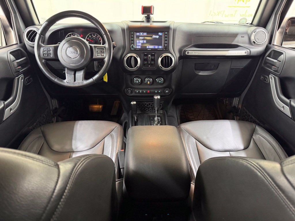 Used 2018 Jeep Wrangler Unlimited Sahara AWD/4WD image 29