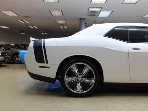 Used 2016 Dodge Challenger R/T Scat Pack w/ Leather Interior Group image 30