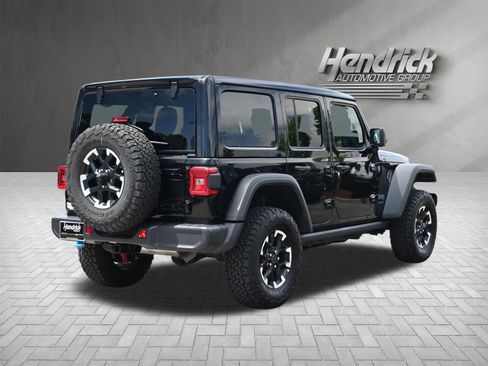 Used 2025 Jeep Wrangler Unlimited Rubicon 4xe w/ Convenience Group AWD/4WD image 9